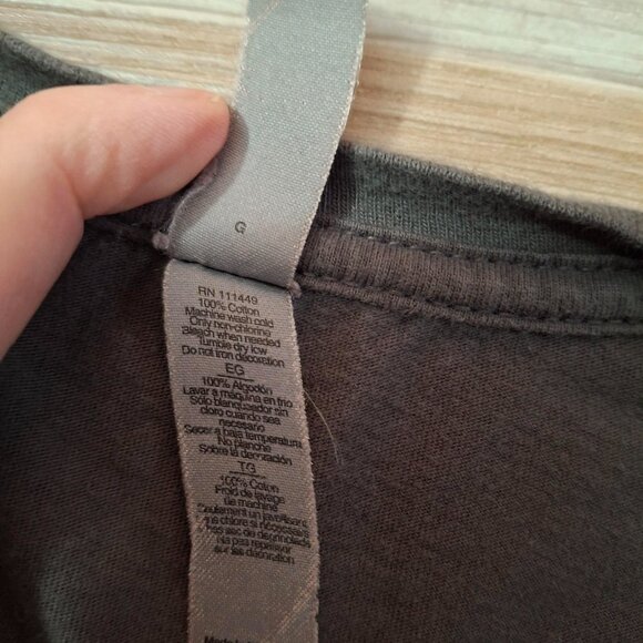 Clutch band Women's XL gray tee shirt - Emily Dickinson - Picture 5 of 5